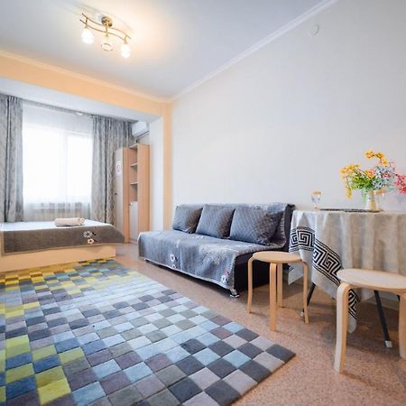 1-Ком Кв В Жк Молодежный Almatý Exterior foto